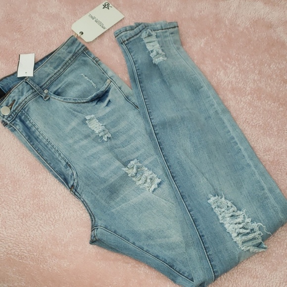 American Bazi Denim - RIPPED LT. WASH JEAN American Bazi Denim - RIPPED LT. WASH JEAN